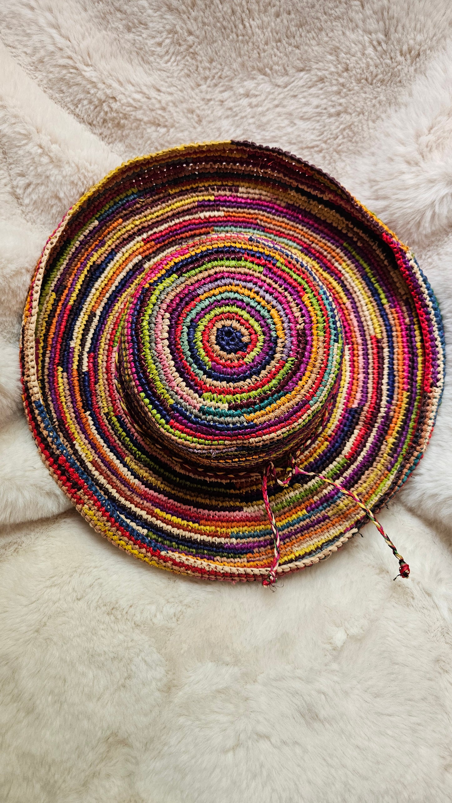 Chapeau en raphia multicolore Zéna