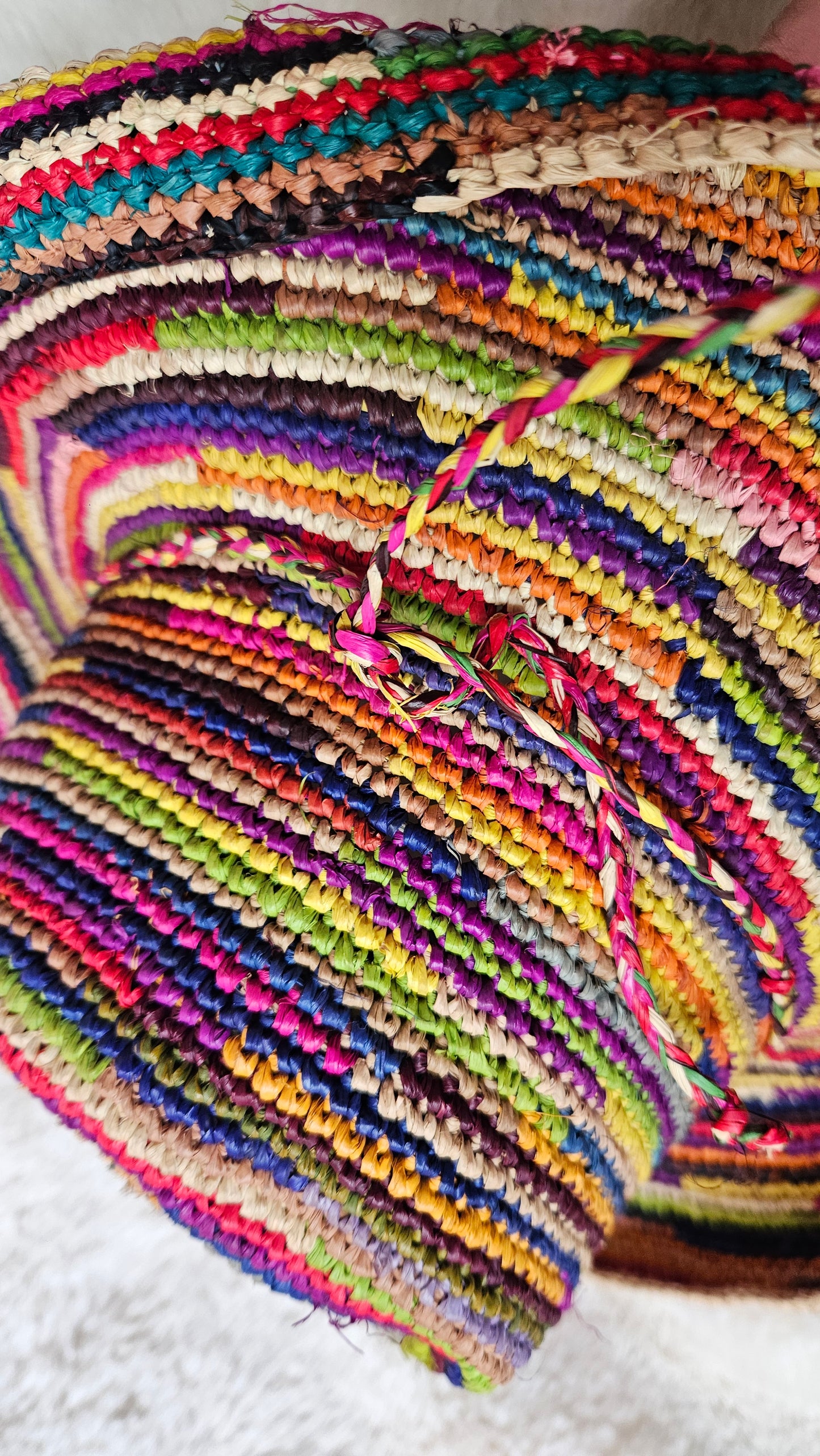 Chapeau en raphia multicolore Zéna
