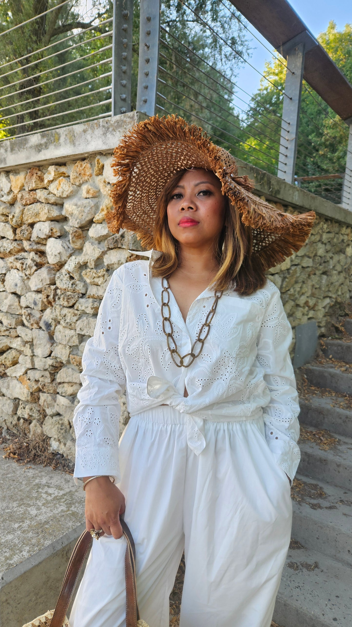 Chemise  Léa avec broderie anglaise .