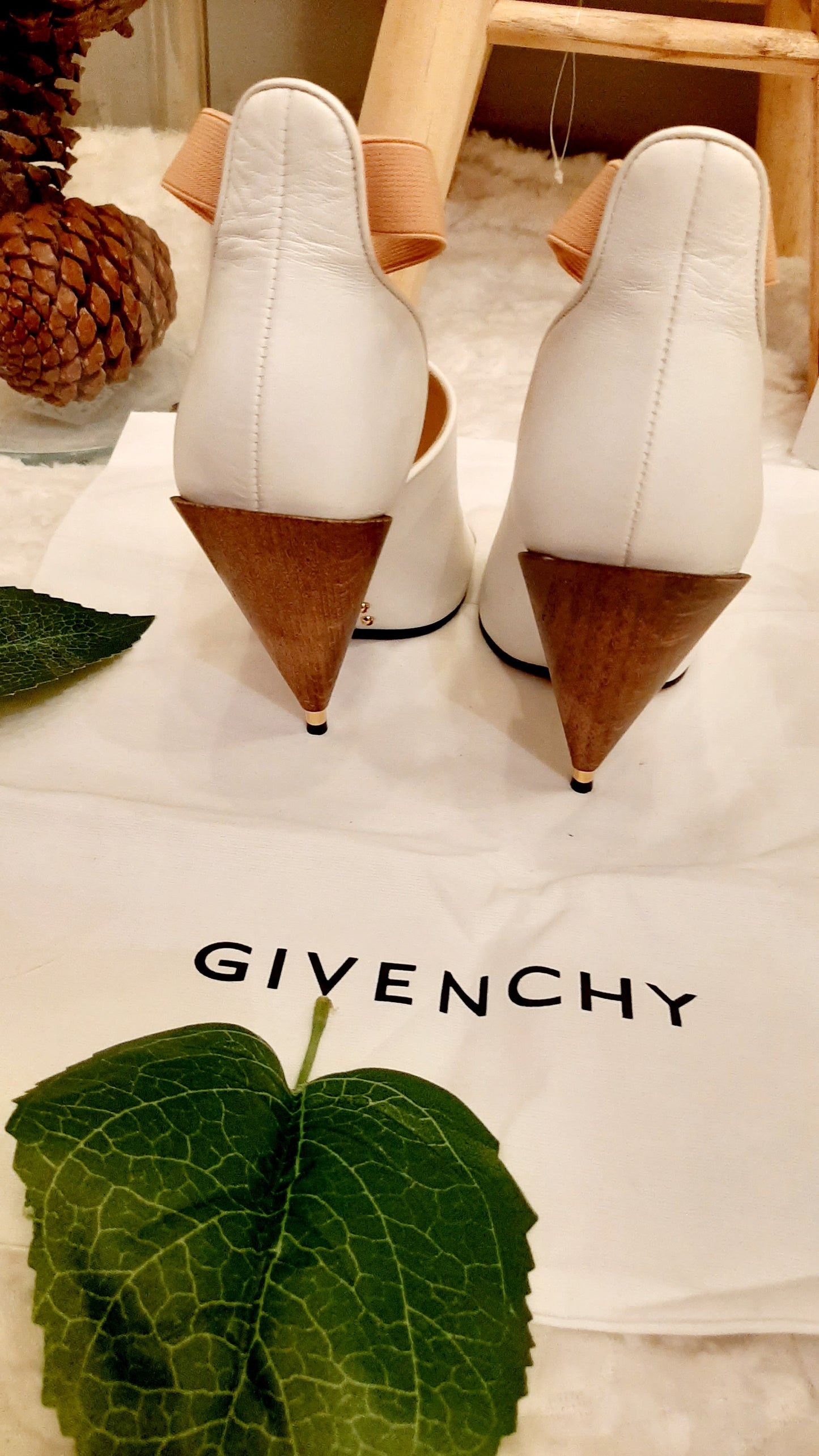 Sandale Givenchy en cuir blanc